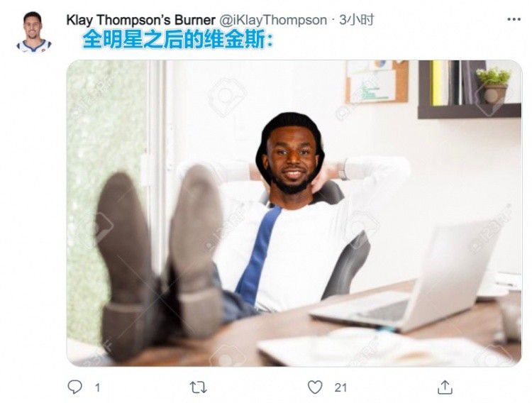 萧初然被他火热的眼神看的俏脸微红，连忙嗔道：看什么呢？又不是没看过，有什么好看的。